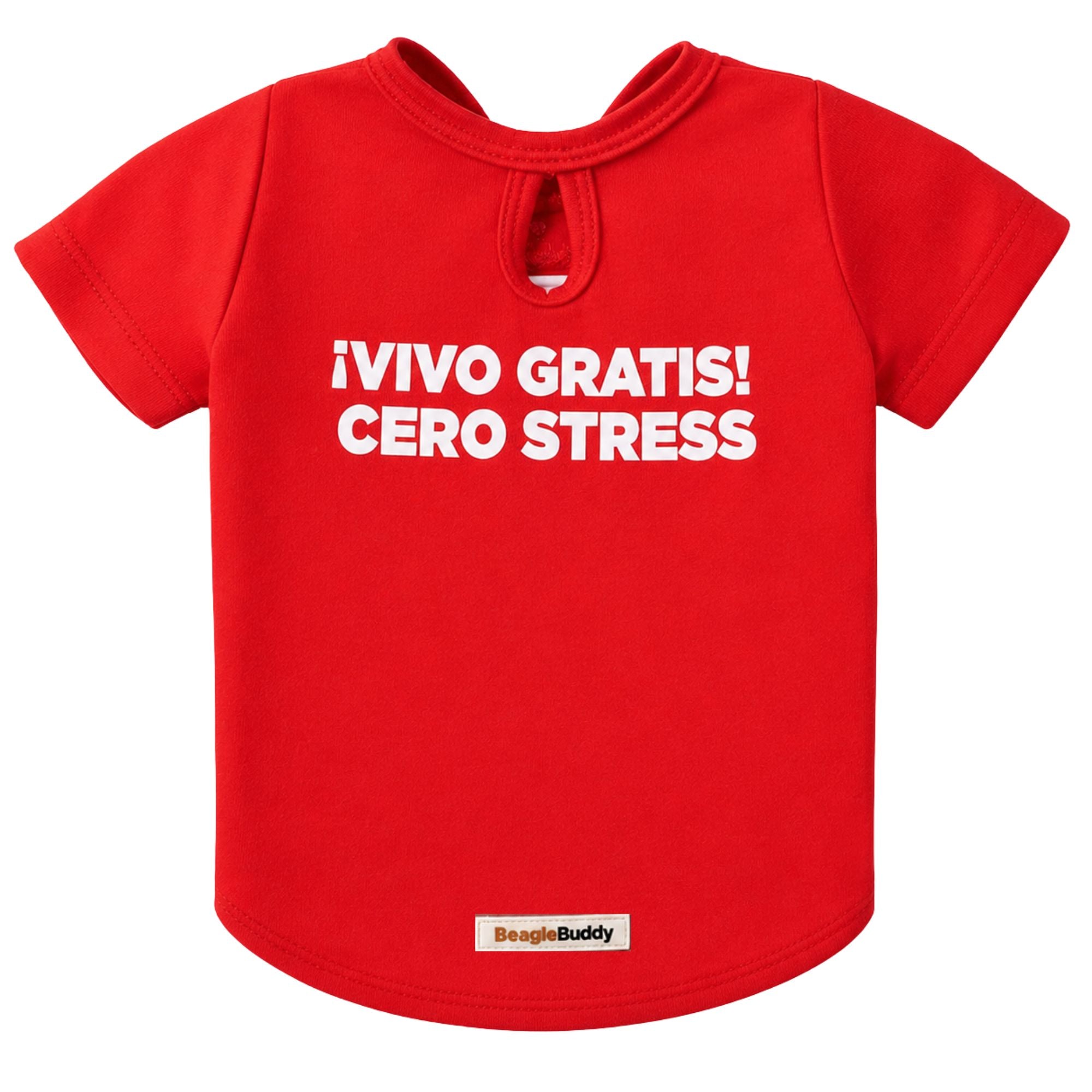 Camiseta estampada para perros BeagleBuddy® color rojo con mensaje "Yo vivo gratis" vista posterior.