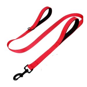 alt="Correa para perro reflectiva BeagleBuddy color rojo, ideal para paseos seguros y cómodos."